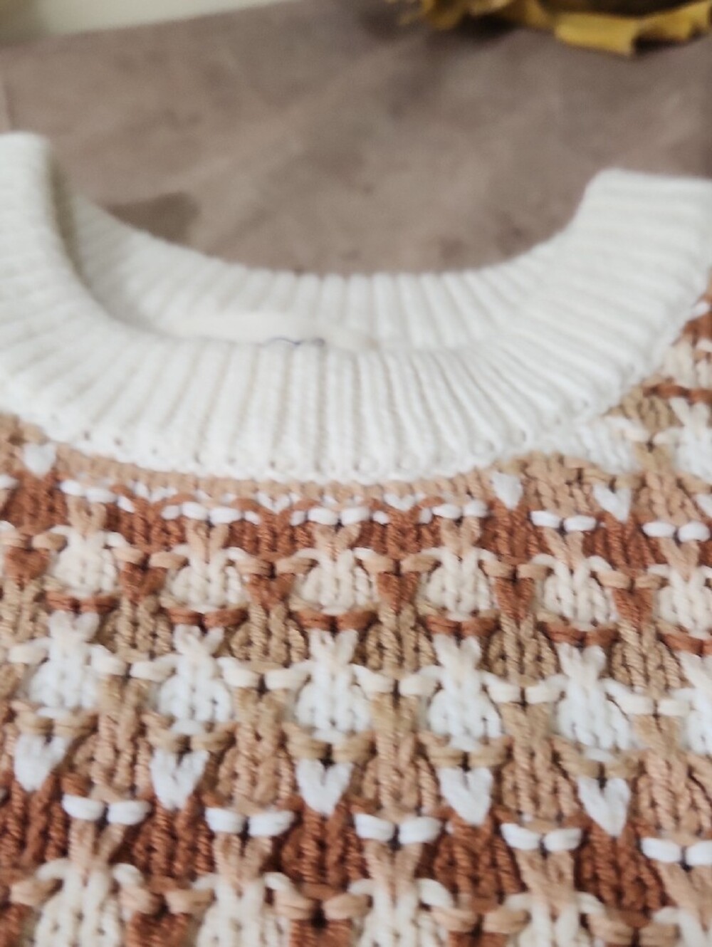 Universal Thread Cream and Brown Houndstooth Crewneck Sweater - Picture 3 of 11